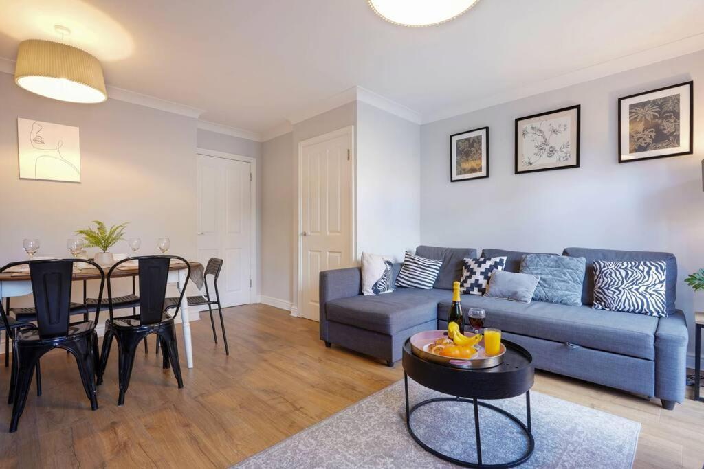 Forthill House - Close To City Centre - Free Parking, Super-Fast Wifi And Smart Tv With Netflix By Yoko Property Villa Milton Keynes Exteriör bild