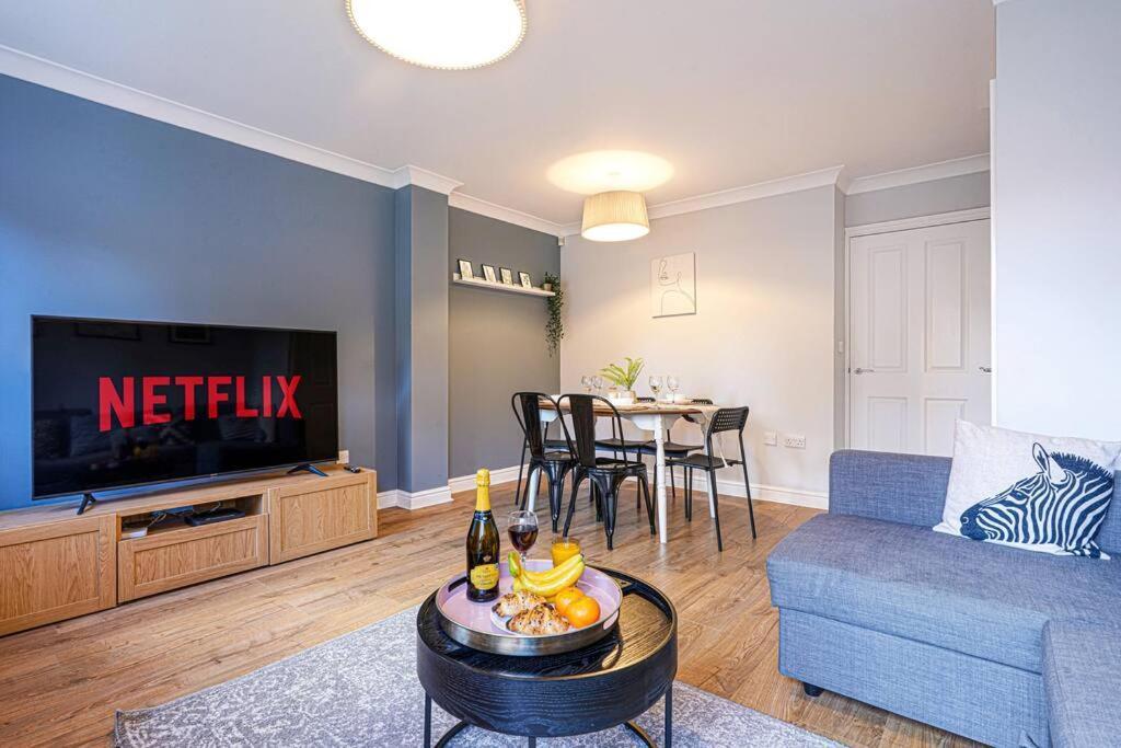 Forthill House - Close To City Centre - Free Parking, Super-Fast Wifi And Smart Tv With Netflix By Yoko Property Villa Milton Keynes Exteriör bild