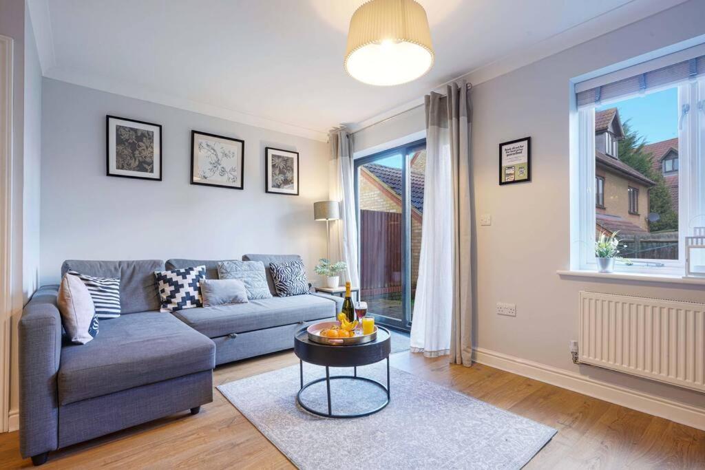 Forthill House - Close To City Centre - Free Parking, Super-Fast Wifi And Smart Tv With Netflix By Yoko Property Villa Milton Keynes Exteriör bild